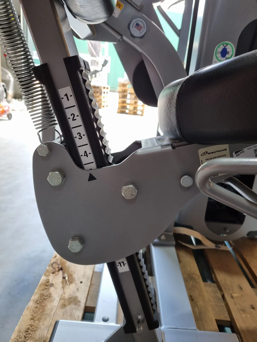 Nautilus Nitro EVO Abdominal Crunch, Bauchmuskelmaschine, Bauchbeuger Abs, Rahmenfarbe Silber, Polsterfarbe Schwarz, gebraucht - überholter Zustand - Image 5