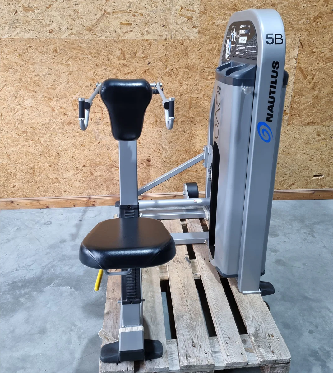 Nautilus Nitro Evo Kraftgeräte Set- 27 Fitnessgeräte und 5 Bänke im Set - gebraucht - TOP Zustand - Image 12