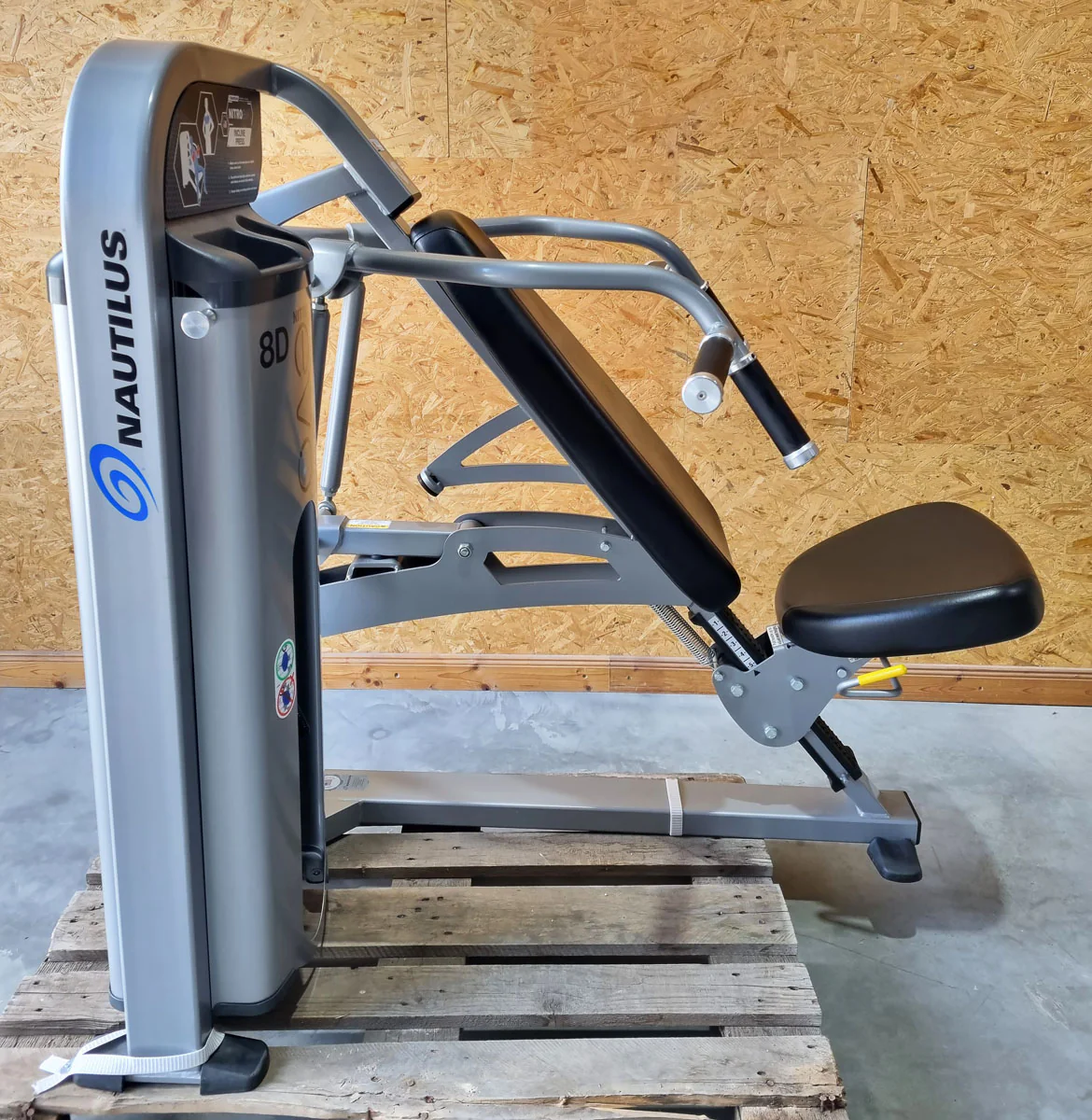Nautilus Nitro Evo Kraftgeräte Set- 27 Fitnessgeräte und 5 Bänke im Set - gebraucht - TOP Zustand - Image 17