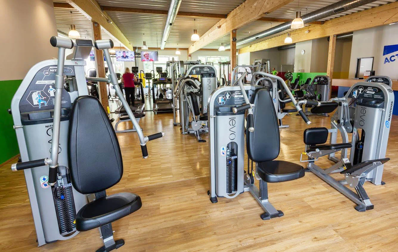 Nautilus Nitro Evo Kraftgeräte Set- 27 Fitnessgeräte und 5 Bänke im Set - gebraucht - TOP Zustand - Image 2