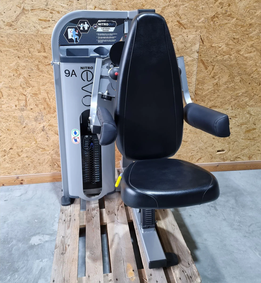 Nautilus Nitro Evo Kraftgeräte Set- 27 Fitnessgeräte und 5 Bänke im Set - gebraucht - TOP Zustand - Image 24