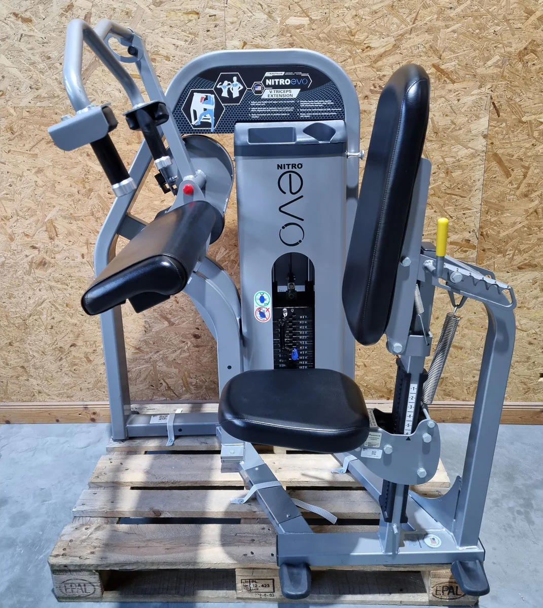 Nautilus Nitro Evo Kraftgeräte Set- 27 Fitnessgeräte und 5 Bänke im Set - gebraucht - TOP Zustand - Image 29