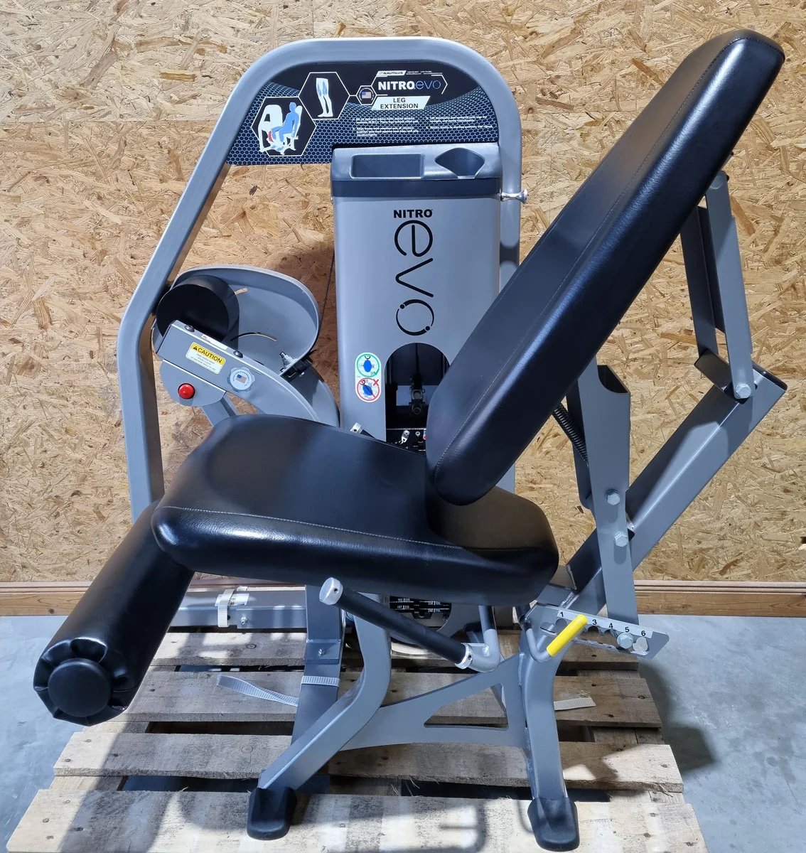 Nautilus Nitro Evo Kraftgeräte Set- 27 Fitnessgeräte und 5 Bänke im Set - gebraucht - TOP Zustand - Image 41
