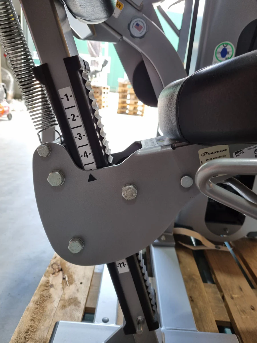 Nautilus Nitro Evo Kraftgeräte Set- 27 Fitnessgeräte und 5 Bänke im Set - gebraucht - TOP Zustand - Image 51