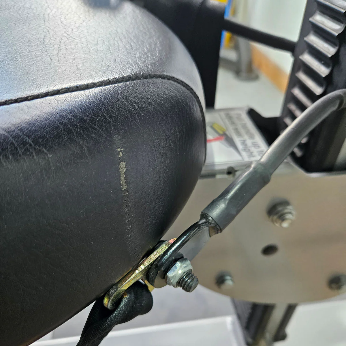 Nautilus Nitro EVO Seated Dip Machine, Dips Trizepsmaschine, Armstrecker Stützstemme, Rahmenfarbe Silber, gebraucht - überholter Zustand - Image 13