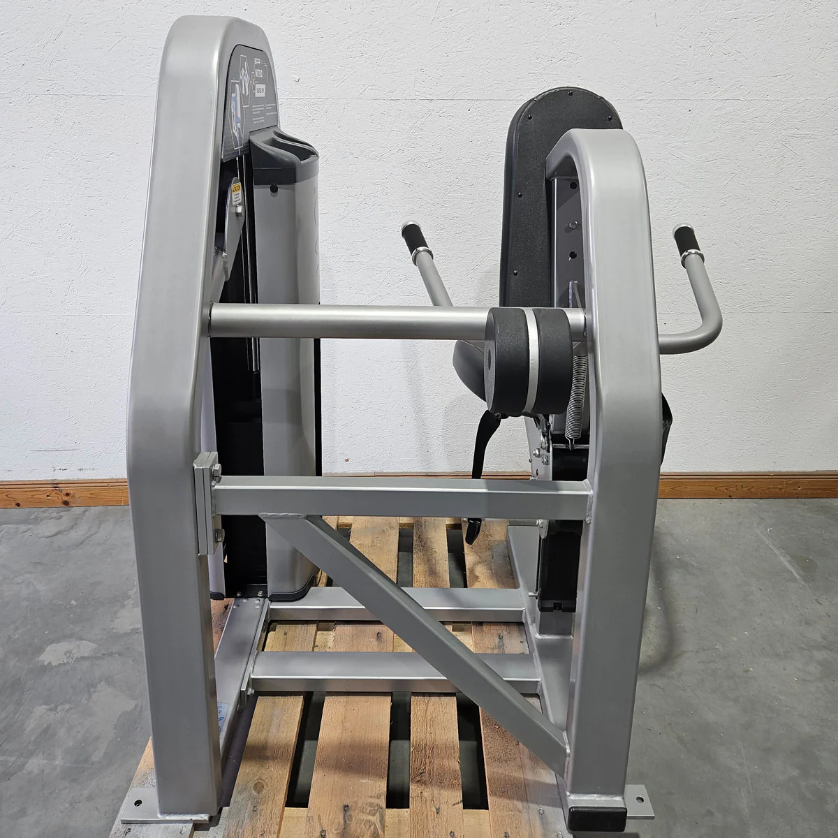 Nautilus Nitro EVO Seated Dip Machine, Dips Trizepsmaschine, Armstrecker Stützstemme, Rahmenfarbe Silber, gebraucht - überholter Zustand - Image 4