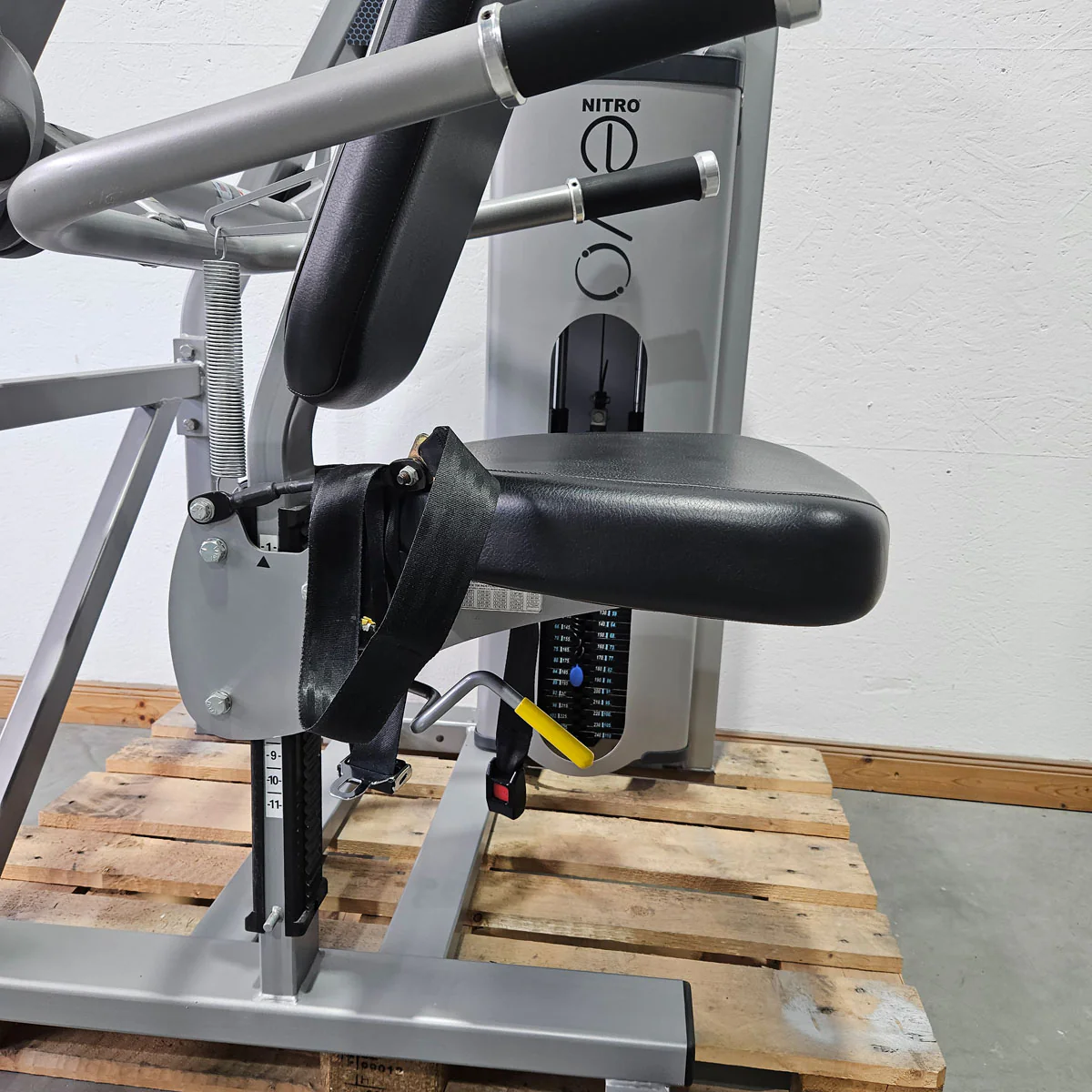 Nautilus Nitro EVO Seated Dip Machine, Dips Trizepsmaschine, Armstrecker Stützstemme, Rahmenfarbe Silber, gebraucht - überholter Zustand - Image 7