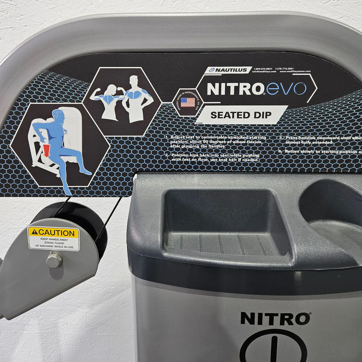 Nautilus Nitro EVO Seated Dip Machine, Dips Trizepsmaschine, Armstrecker Stützstemme, Rahmenfarbe Silber, gebraucht - überholter Zustand - Image 8