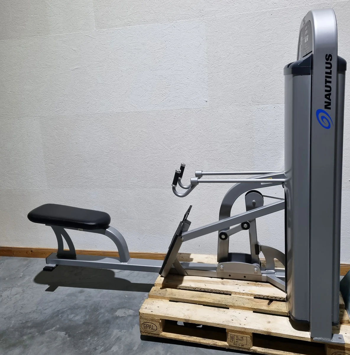 Nautilus Nitro EVO und Plus Serie - Kraftgeräte Set - 23 Fitnessgeräte und 3 Bänke im Set - gebraucht - TOP Zustand - Image 18