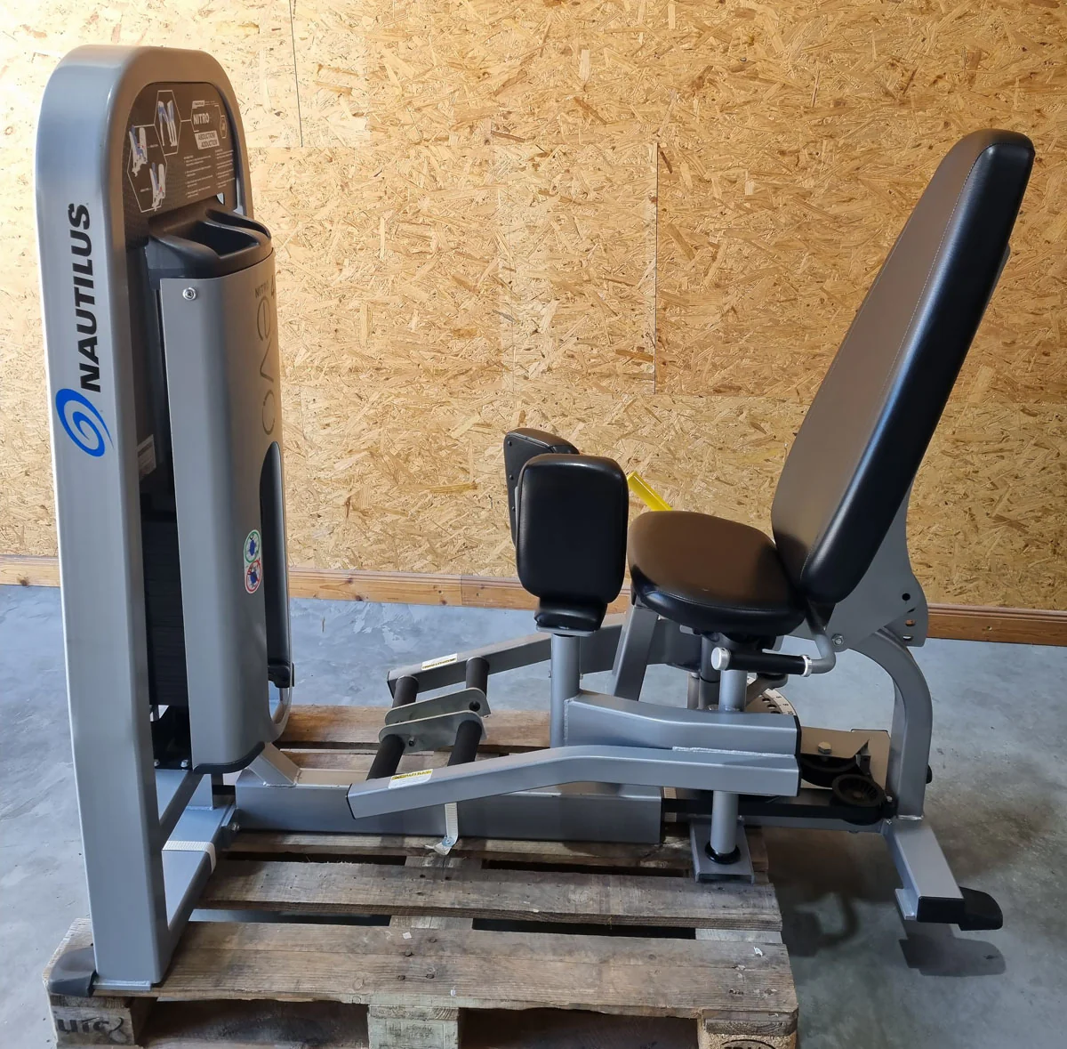 Nautilus Nitro EVO und Plus Serie - Kraftgeräte Set - 23 Fitnessgeräte und 3 Bänke im Set - gebraucht - TOP Zustand - Image 45