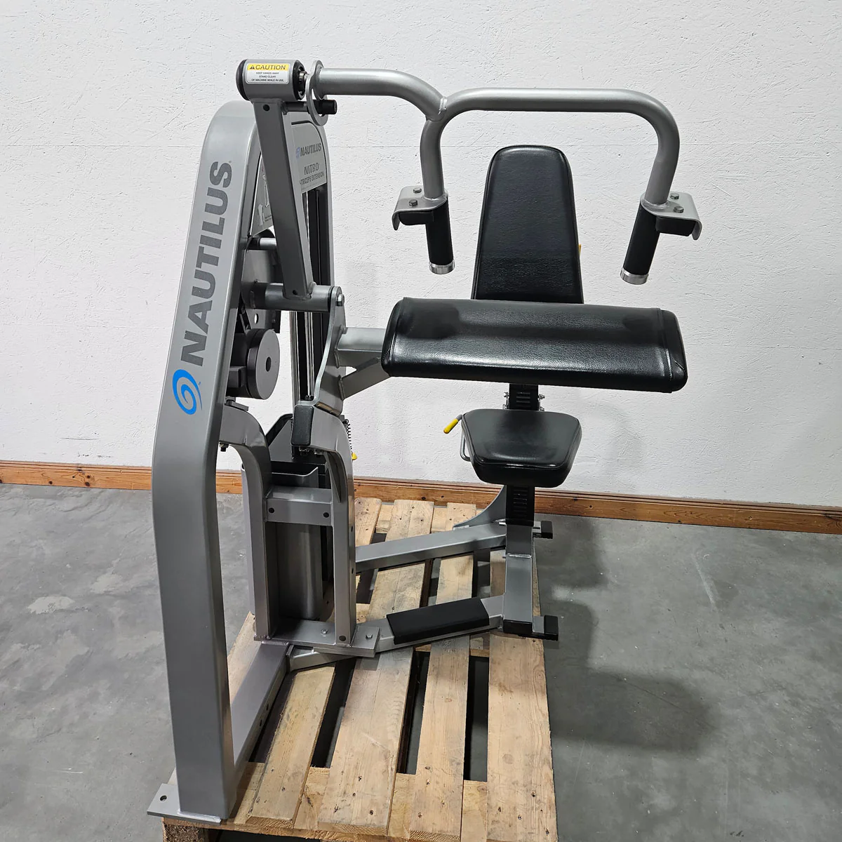 Nautilus Nitro V-Triceps Extension, Trizepsmaschine horizontal, Triceps Extension, Rahmenfarbe Silber, gebraucht - überholter Zustand - Image 4