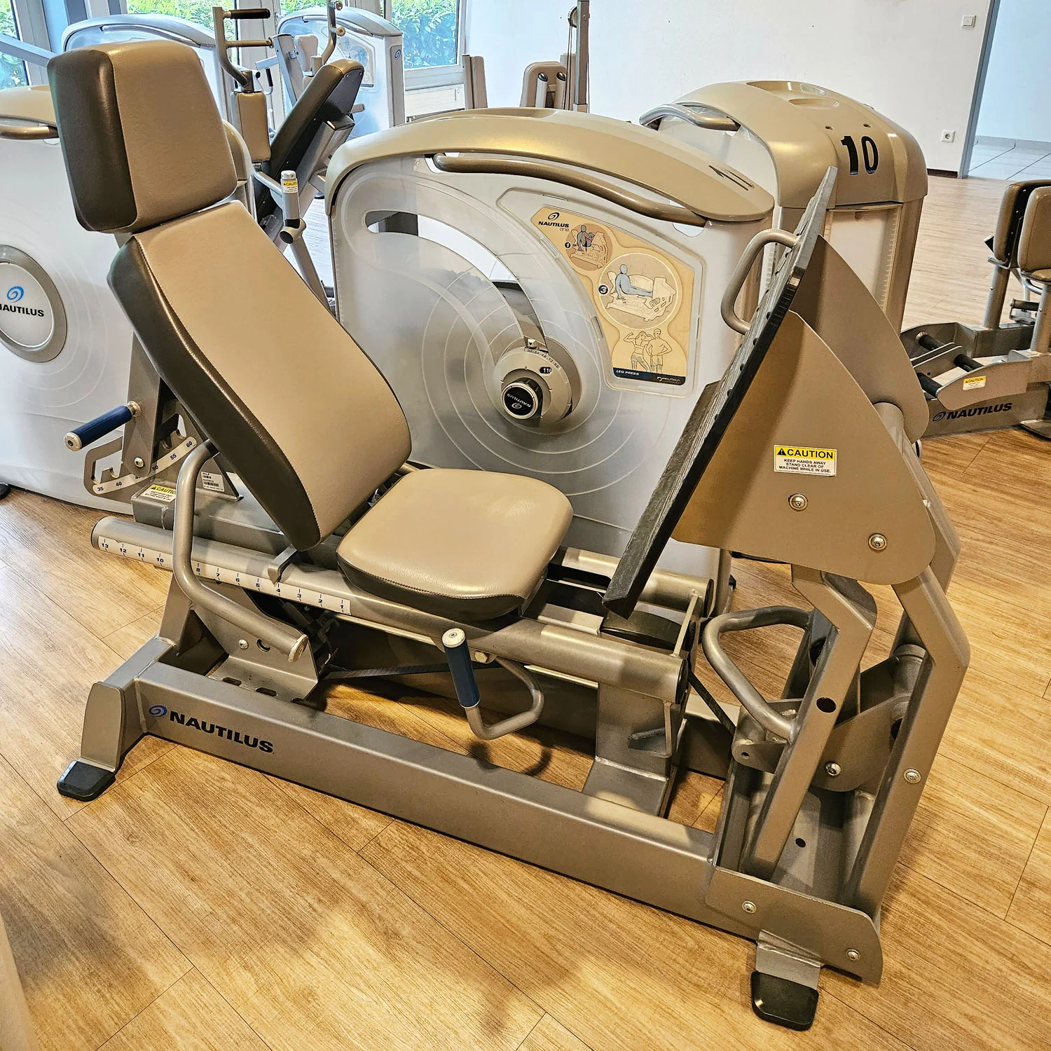 Nautilus One, 10 Kraftgeräte im Set, Nachfolger der legendären Nitro Fitness Serie, Silber, gebraucht - überholter Zustand - Image 12