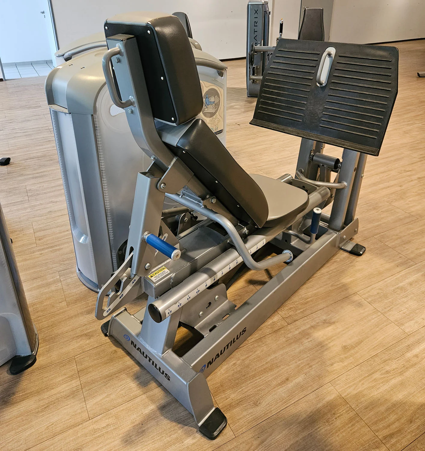 Nautilus One, 10 Kraftgeräte im Set, Nachfolger der legendären Nitro Fitness Serie, Silber, gebraucht - überholter Zustand - Image 13