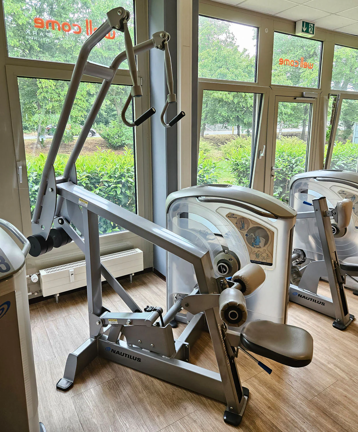 Nautilus One, 10 Kraftgeräte im Set, Nachfolger der legendären Nitro Fitness Serie, Silber, gebraucht - überholter Zustand - Image 2