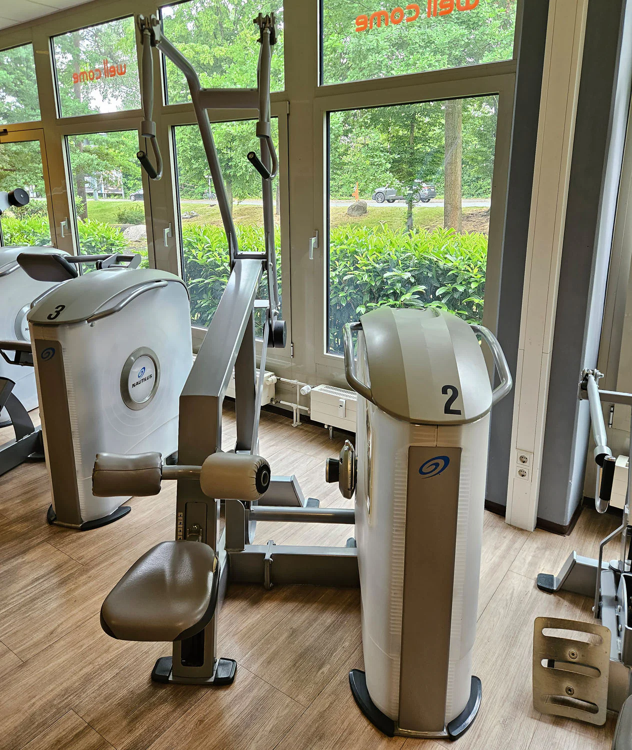 Nautilus One, 10 Kraftgeräte im Set, Nachfolger der legendären Nitro Fitness Serie, Silber, gebraucht - überholter Zustand - Image 3