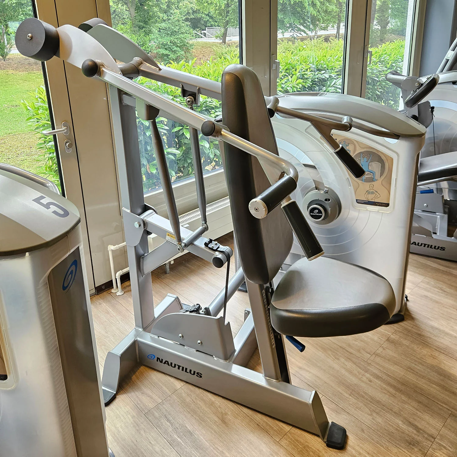 Nautilus One, 10 Kraftgeräte im Set, Nachfolger der legendären Nitro Fitness Serie, Silber, gebraucht - überholter Zustand - Image 8