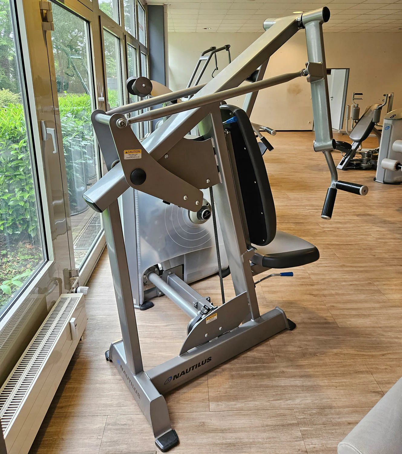 Nautilus ONE Chest Press, Brustpresse, Bankdrückmaschine, Bench Press Machine, Model S6CP, Rahmenfarbe Silber, gebraucht - überholter Zustand - Image 4