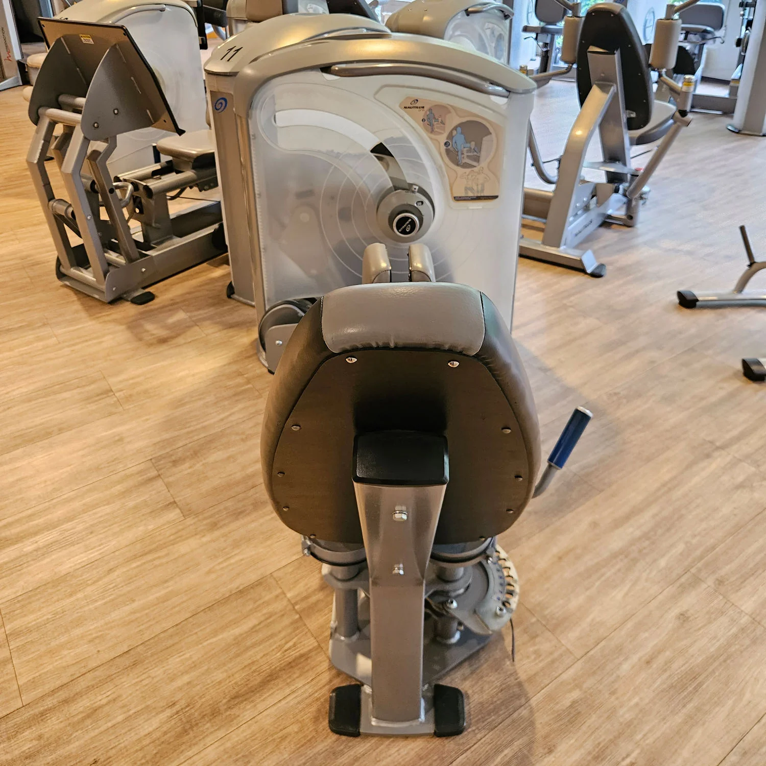 Nautilus ONE Hip Abduction-Adduction, Abduktoren und Adduktoren 2 in 1 Kombimaschine, Model S6AA, Rahmenfarbe Silber, gebraucht - überholter Zustand - Image 4