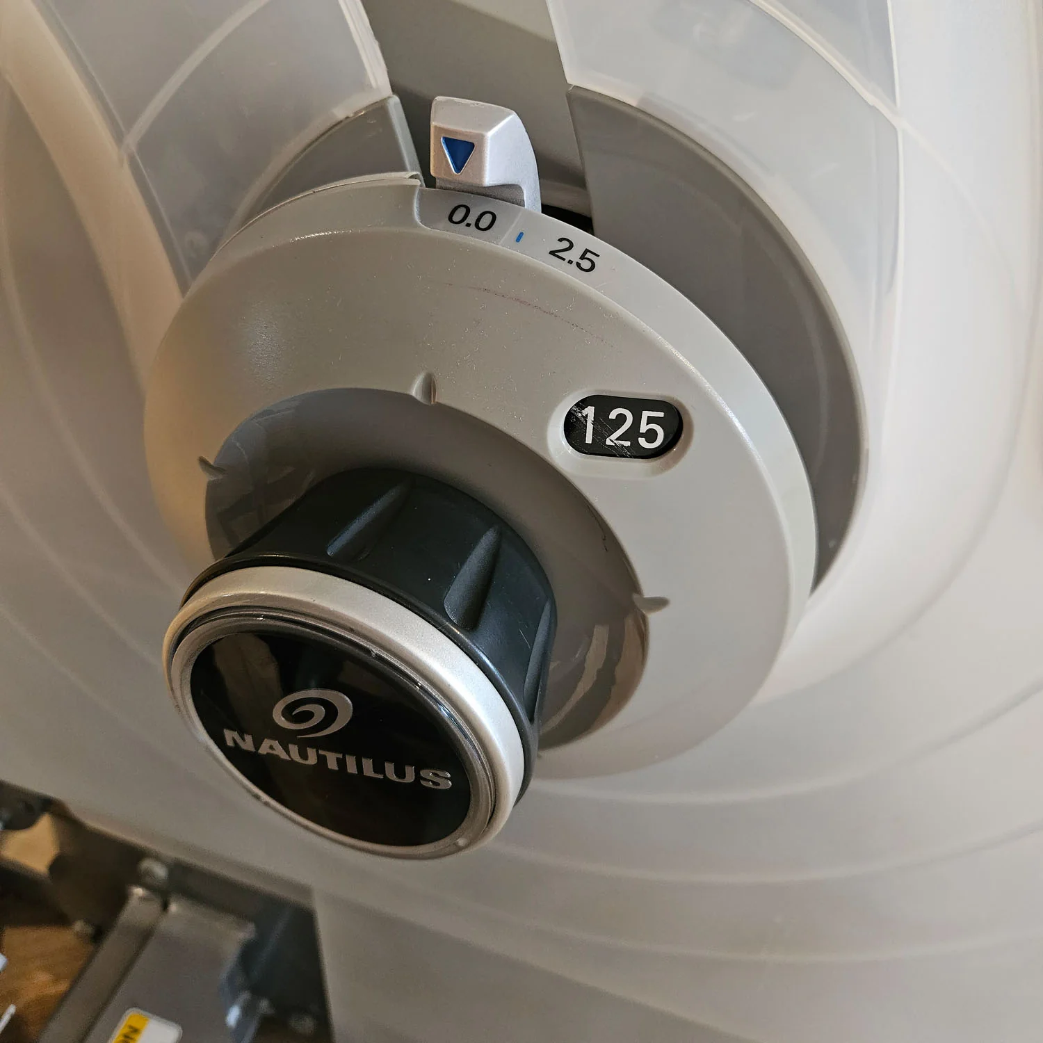 Nautilus ONE Hip Abduction-Adduction, Abduktoren und Adduktoren 2 in 1 Kombimaschine, Model S6AA, Rahmenfarbe Silber, gebraucht - überholter Zustand - Image 9