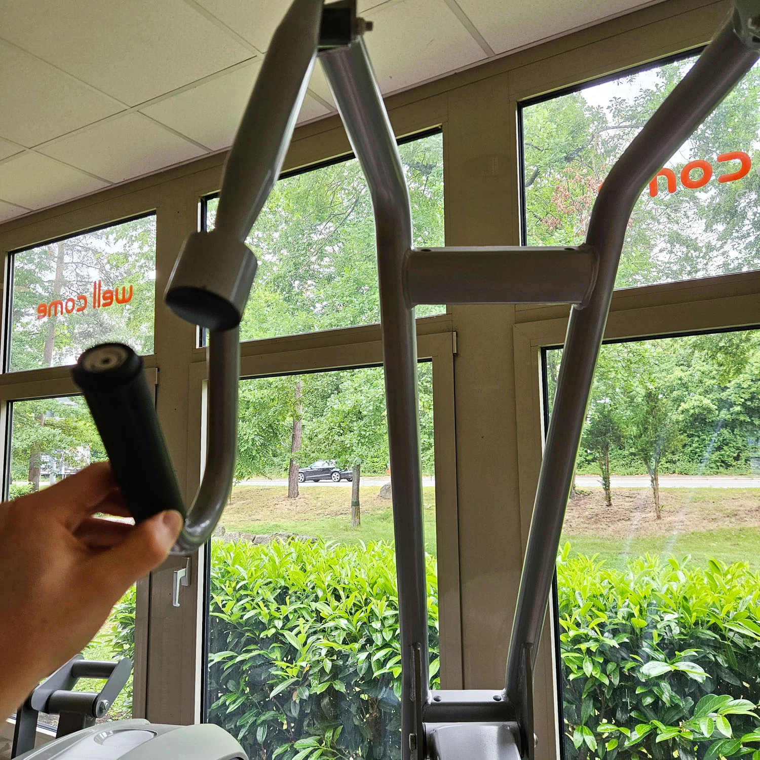 Nautilus ONE Lat Pulldown, Latzug von Oben, Model S6LATP, drehbare Griffe, Rahmenfarbe Silber, gebraucht - überholter Zustand - Image 10