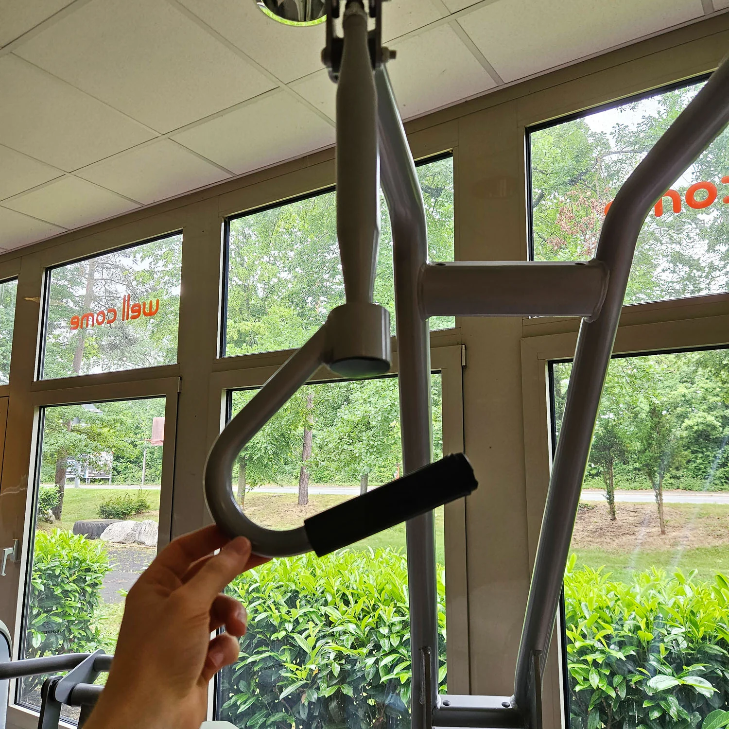Nautilus ONE Lat Pulldown, Latzug von Oben, Model S6LATP, drehbare Griffe, Rahmenfarbe Silber, gebraucht - überholter Zustand - Image 6