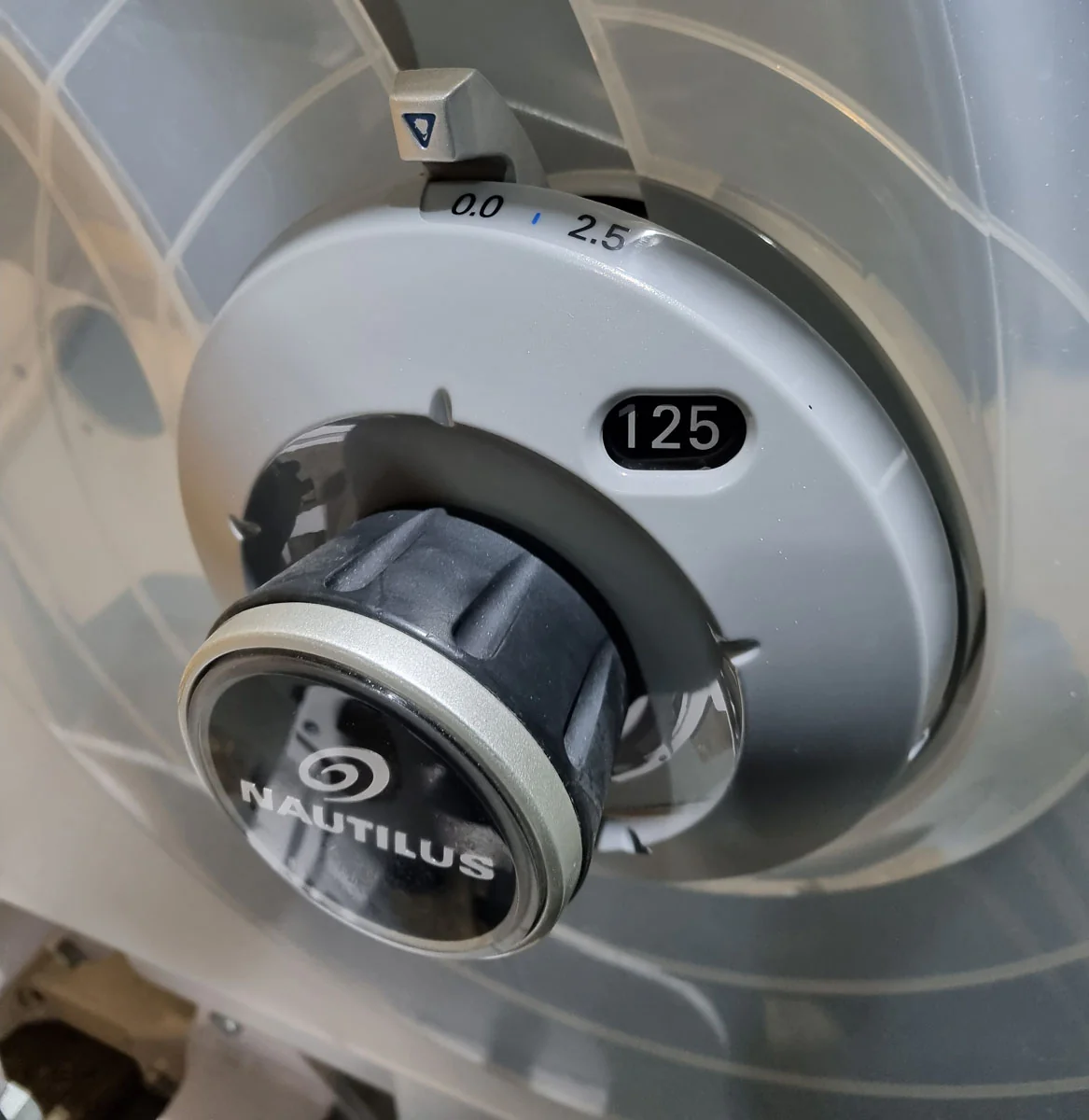 Nautilus One Rotary Torso, Rotationsmaschine, Twister, Rumpfrotator, Rahmenfarbe Weiß, gebraucht - überhohlter Zustand - Image 9