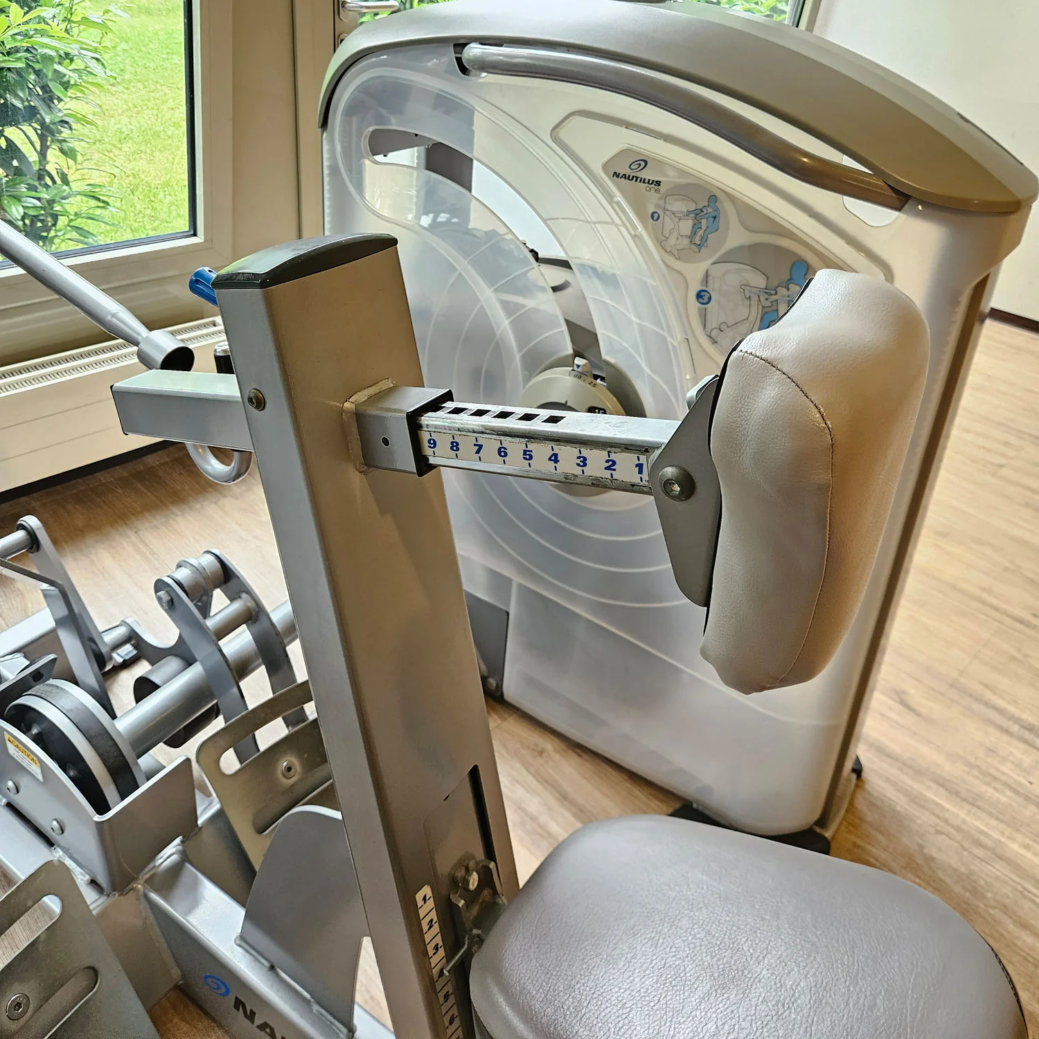 Nautilus ONE Row, Rudermaschine mit Bruststütze, Lat-Rudern, Model S6MR, drehbare Griffe, Rahmenfarbe Silber, gebraucht - überholter Zustand - Image 10