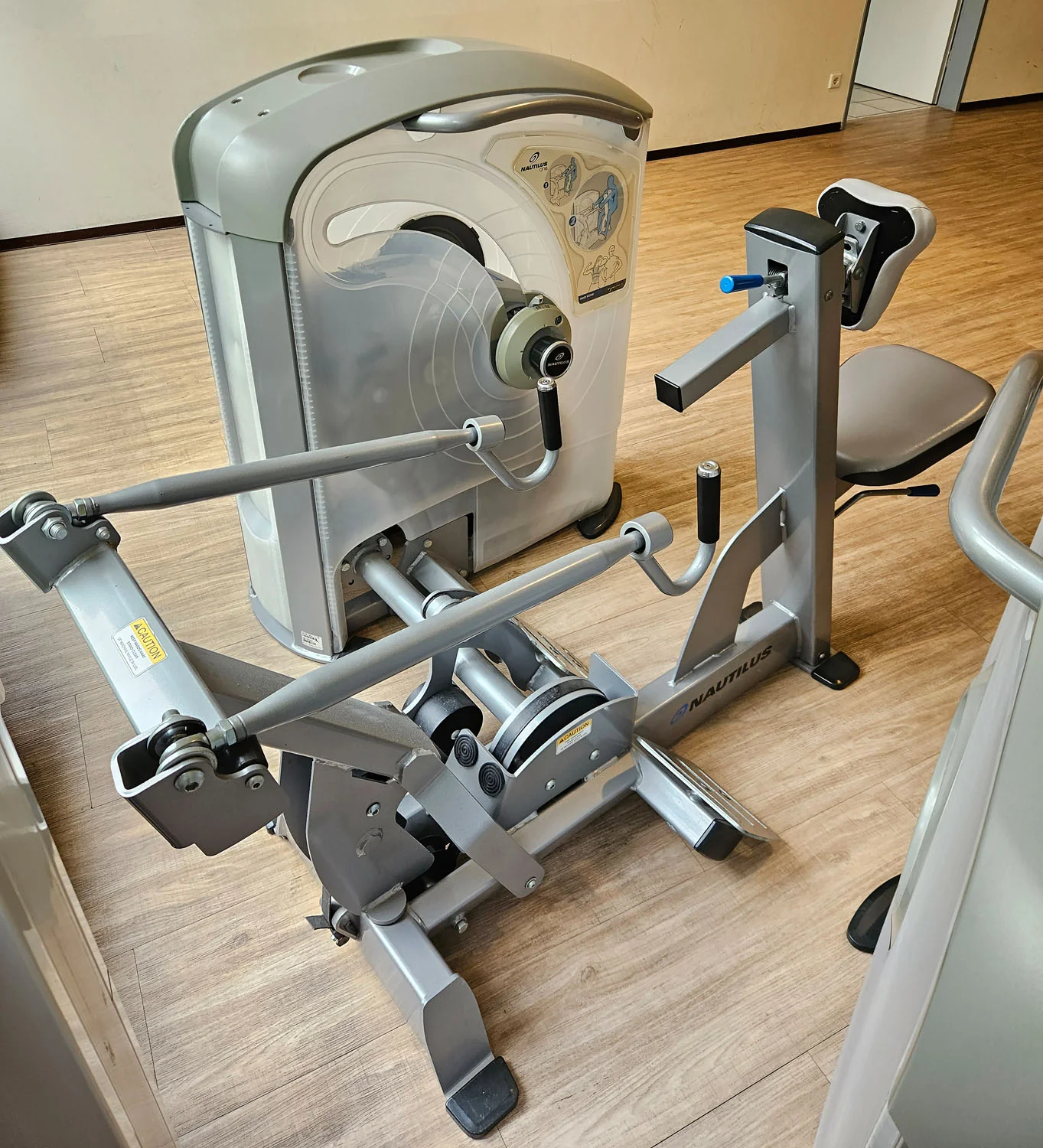 Nautilus ONE Row, Rudermaschine mit Bruststütze, Lat-Rudern, Model S6MR, drehbare Griffe, Rahmenfarbe Silber, gebraucht - überholter Zustand - Image 4