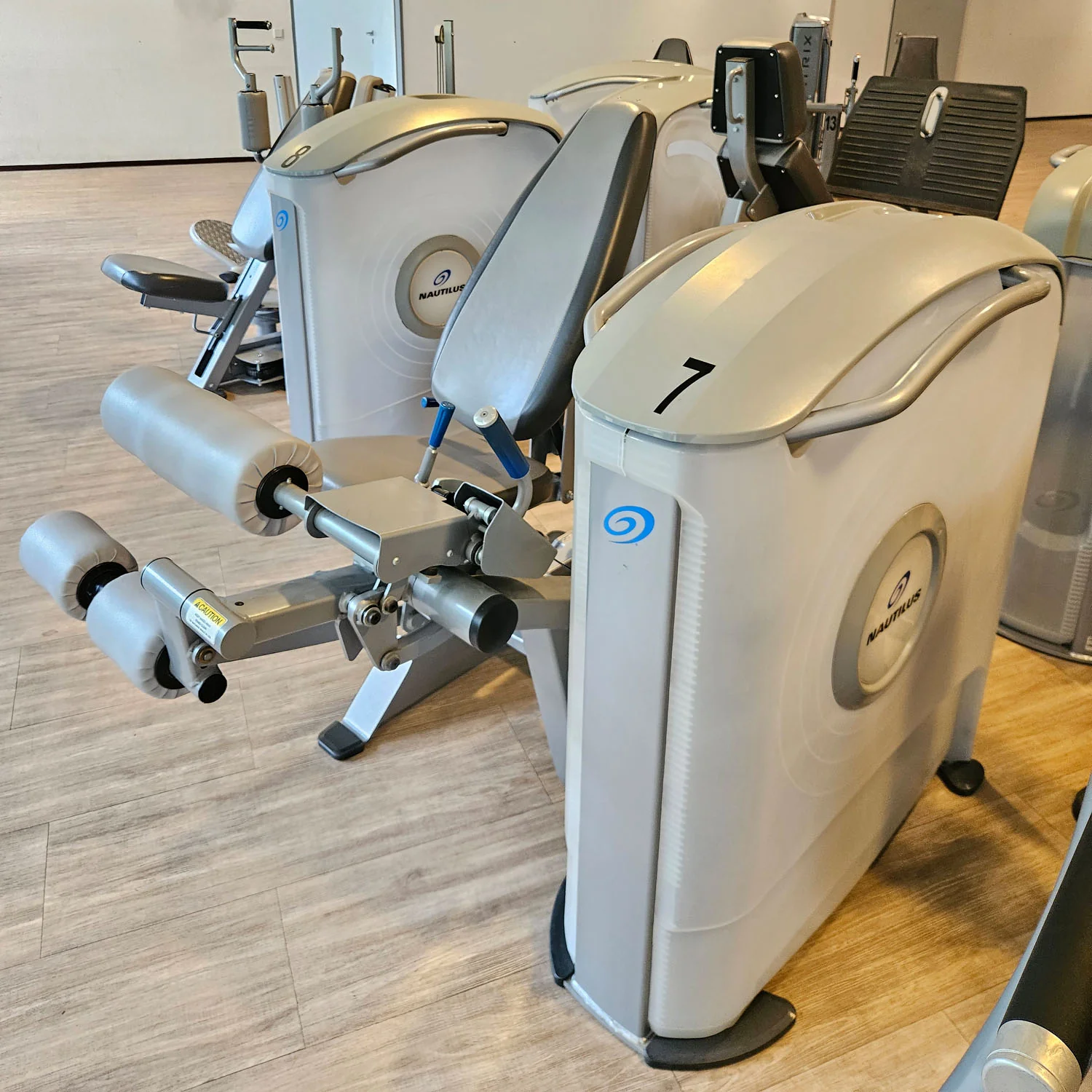 Nautilus ONE Seated Leg Curl, Beinbeuger sitzend, Model S6LC, Rahmenfarbe Silber, gebraucht - überholter Zustand - Image 3