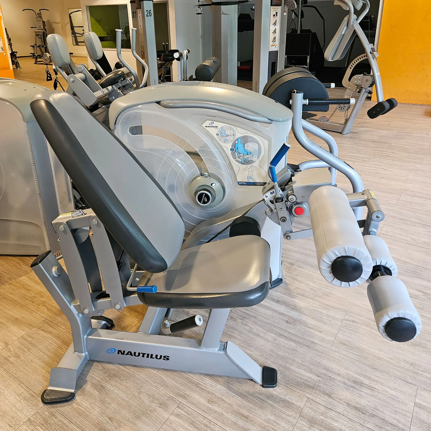 Nautilus ONE Seated Leg Curl, Beinbeuger sitzend, Model S6LC, Rahmenfarbe Silber, gebraucht - überholter Zustand - Image 5