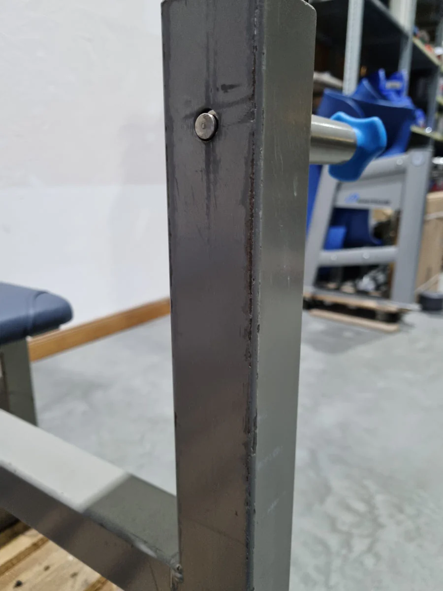 Nordic Gym Olympia Flachdrückerbank, Olympic Flat Bench, Bankdrückbank Flach mit Ablagen für Bankdrücken, Rahmebfarbe Grau, gebraucht - überholter Zustand - Image 8