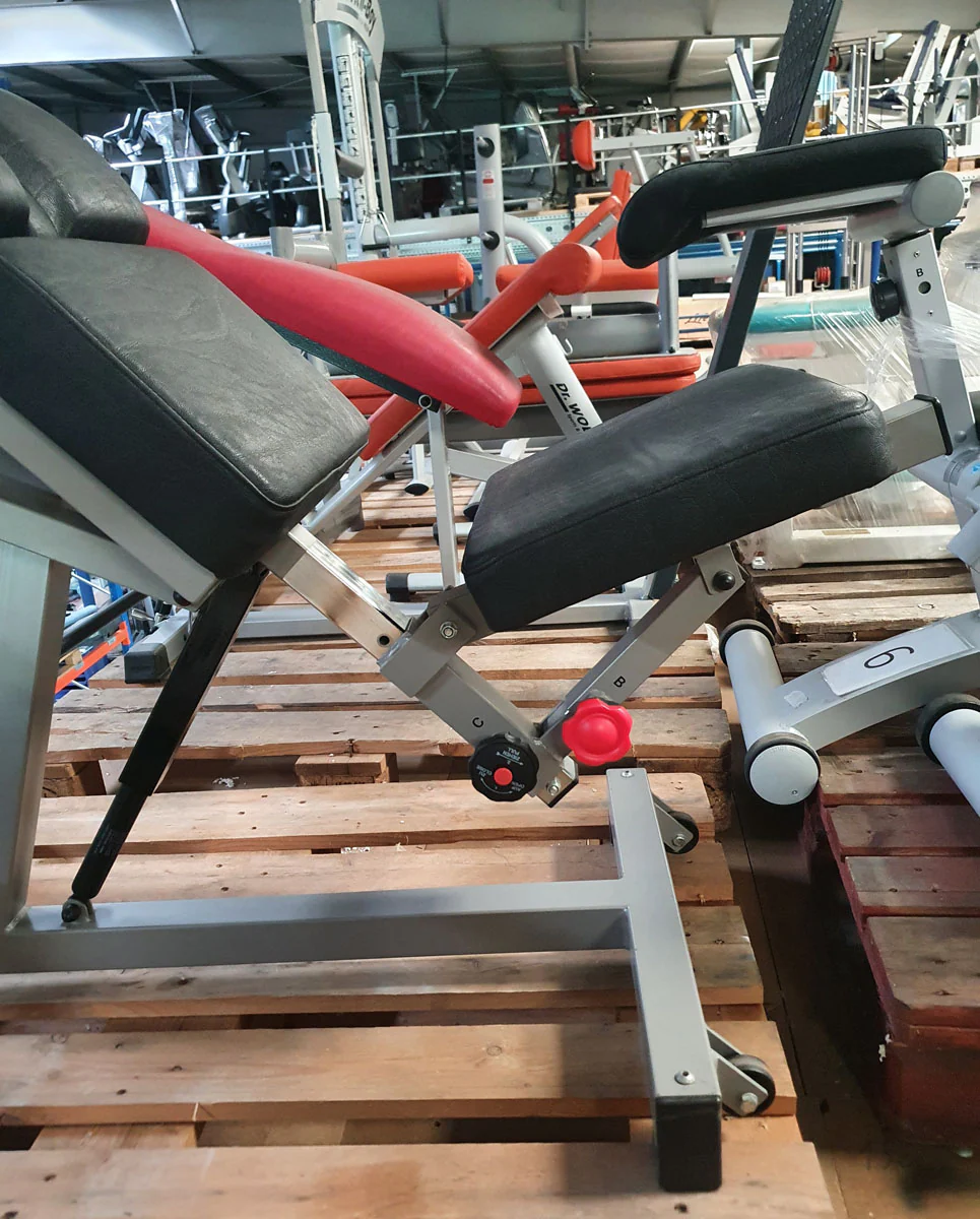 Norsk/ Sanimed Rückenstreckerbank, 45 Grad, Hyperextension, verstellbar, Rahmenfarbe Grau/Silber, Polsterfarbe Schwarz, gebraucht - überholter Zustand - Image 8