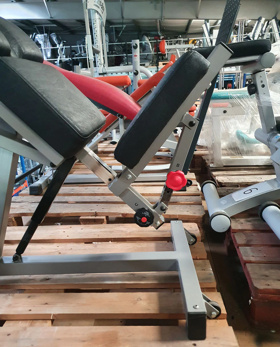 Norsk/ Sanimed Rückenstreckerbank, 45 Grad, Hyperextension, verstellbar, Rahmenfarbe Grau/Silber, Polsterfarbe Schwarz, gebraucht - überholter Zustand - Image 9