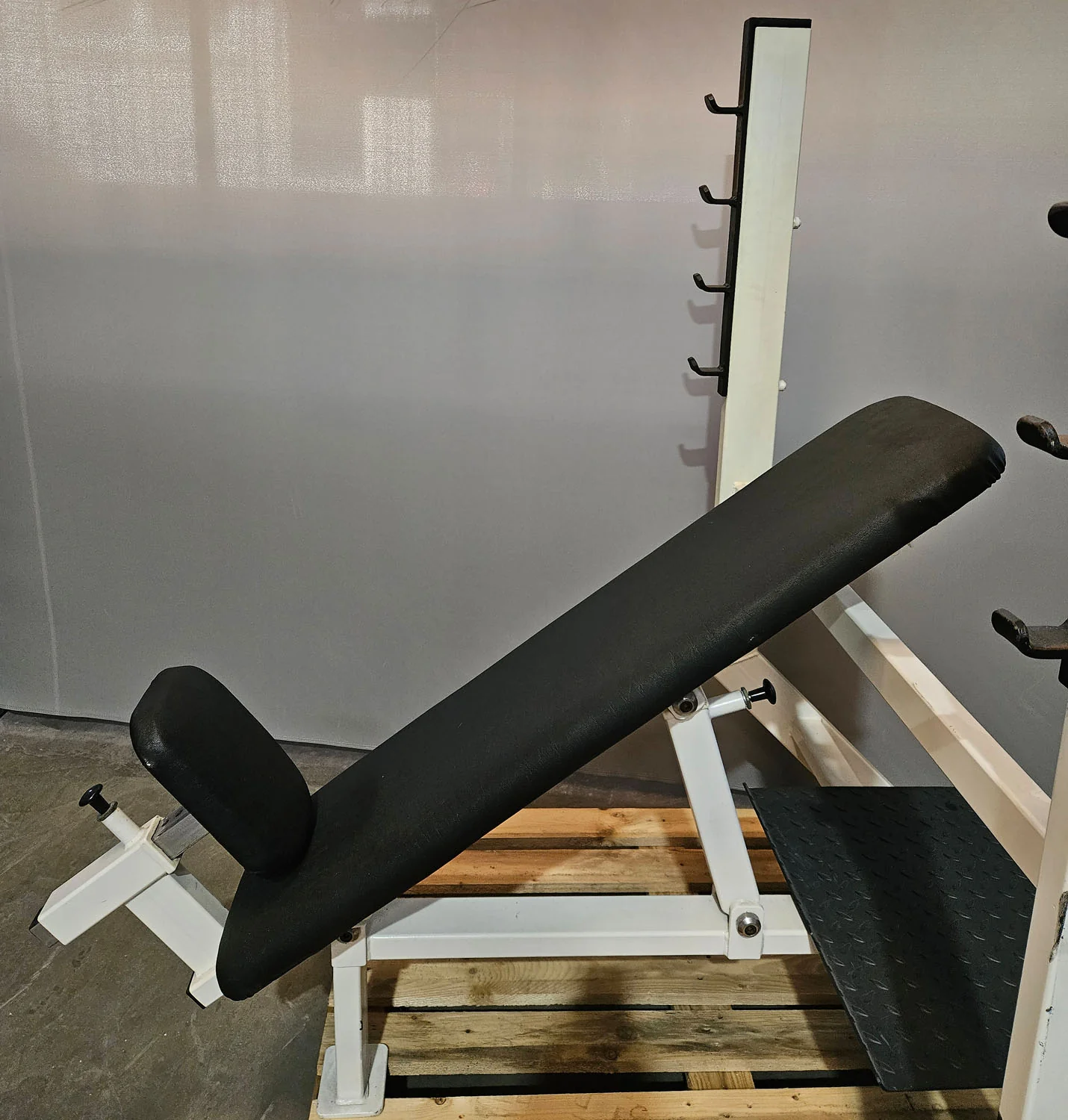 Olimp Schrägdrückerbank, Olympic Incline Bench, Hantelbank Schrägbankdrücken, Rahmenfarbe Weiß, gebraucht mit Gebrauchsspuren - Image 6