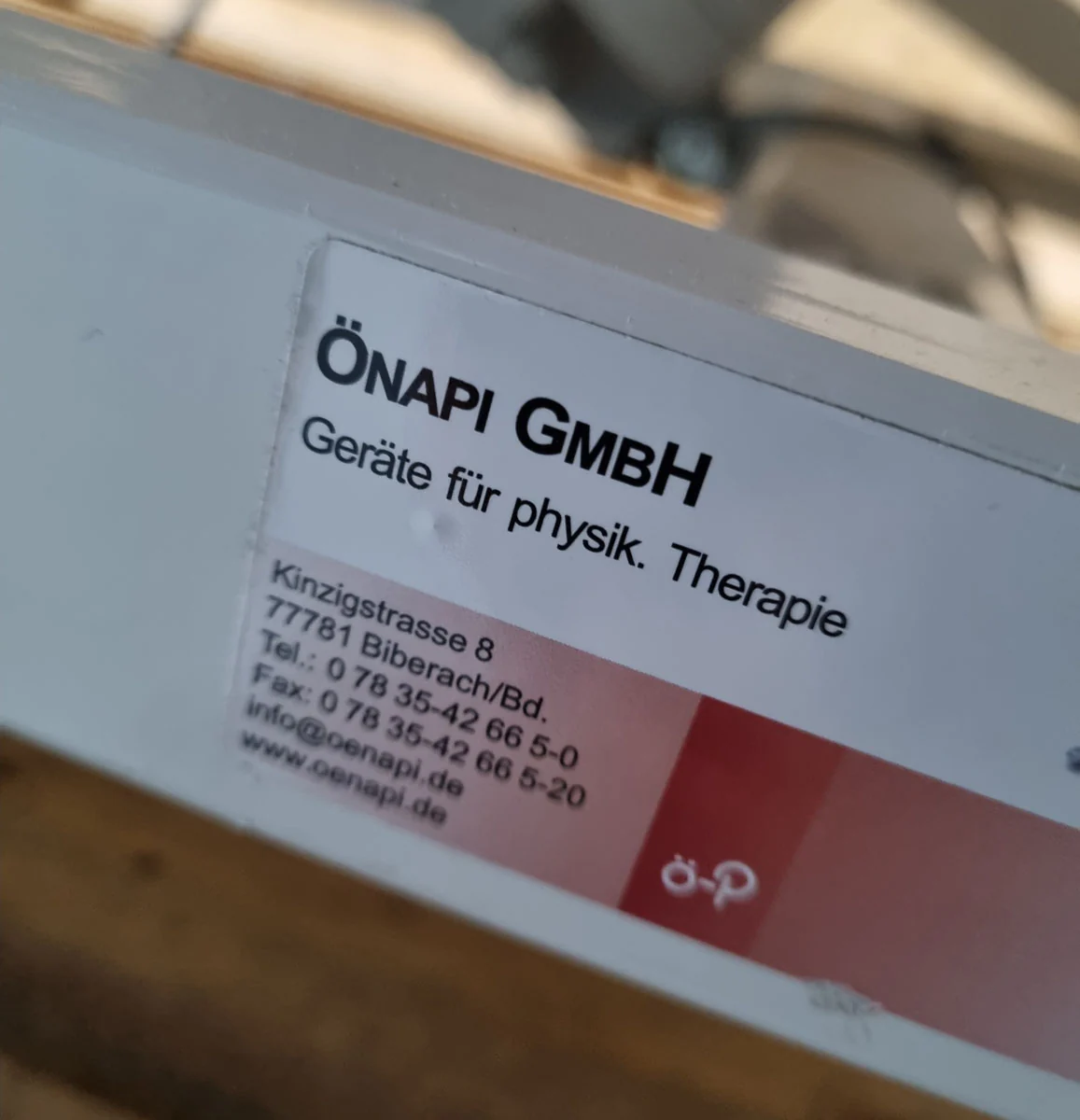 Önapi Tedavi Vojta MD Therapieliege Massageliege, extra breit, elektrisch höhenverstellbar, Medizinprodukt Behandlungsliege, Rahmenfarbe Weiß, Polsterfarbe Blau, gebraucht - Image 7