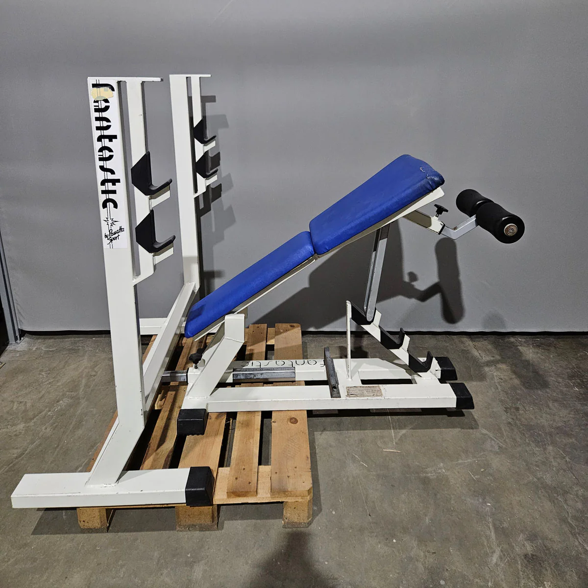 Panatta Hantelbank 3 in 1, Flachdrückerbank, Negativdrückerbank und Bauchbank in einem Gerät, Bankdrücken Fantastic, Oldschool Bodybuilding, Rahmenfarbe Weiß, gebraucht mit Gebrauchsspuren - Image 4