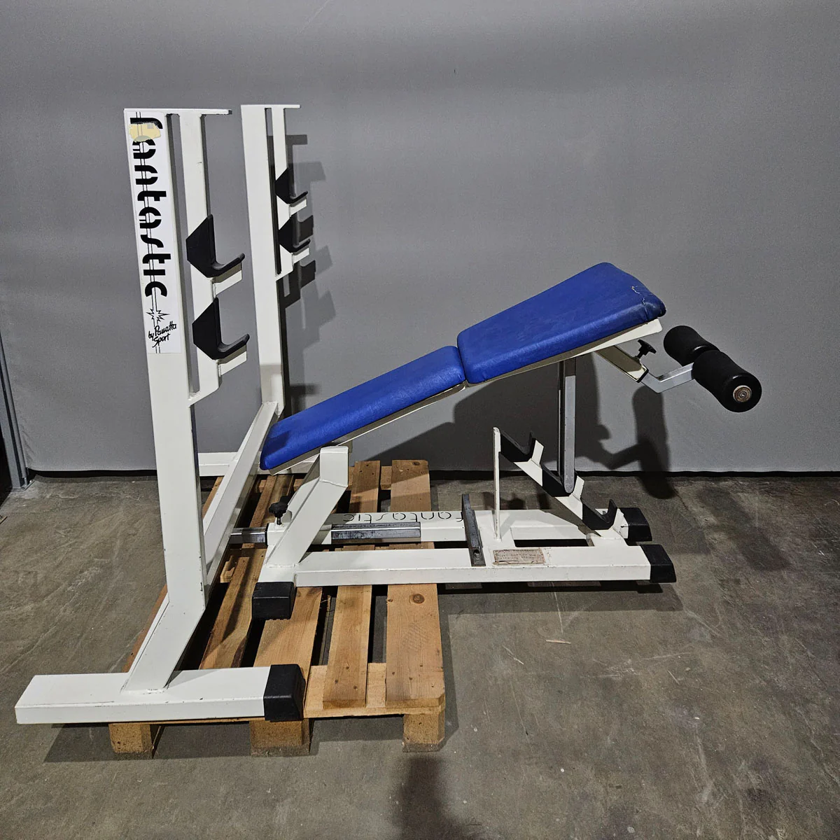 Panatta Hantelbank 3 in 1, Flachdrückerbank, Negativdrückerbank und Bauchbank in einem Gerät, Bankdrücken Fantastic, Oldschool Bodybuilding, Rahmenfarbe Weiß, gebraucht mit Gebrauchsspuren - Image 5