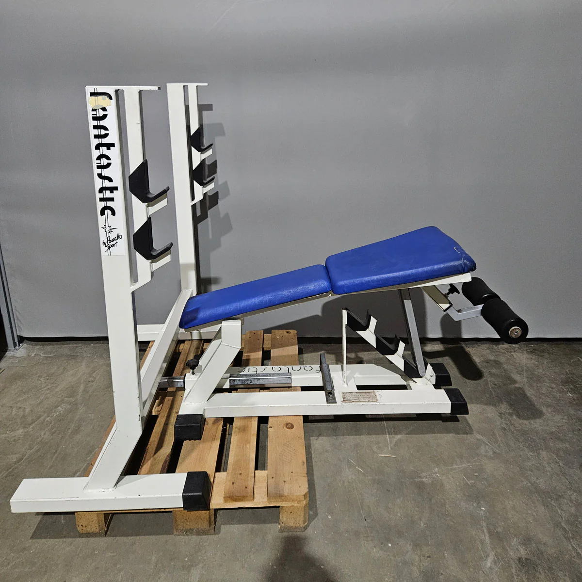 Panatta Hantelbank 3 in 1, Flachdrückerbank, Negativdrückerbank und Bauchbank in einem Gerät, Bankdrücken Fantastic, Oldschool Bodybuilding, Rahmenfarbe Weiß, gebraucht mit Gebrauchsspuren - Image 6