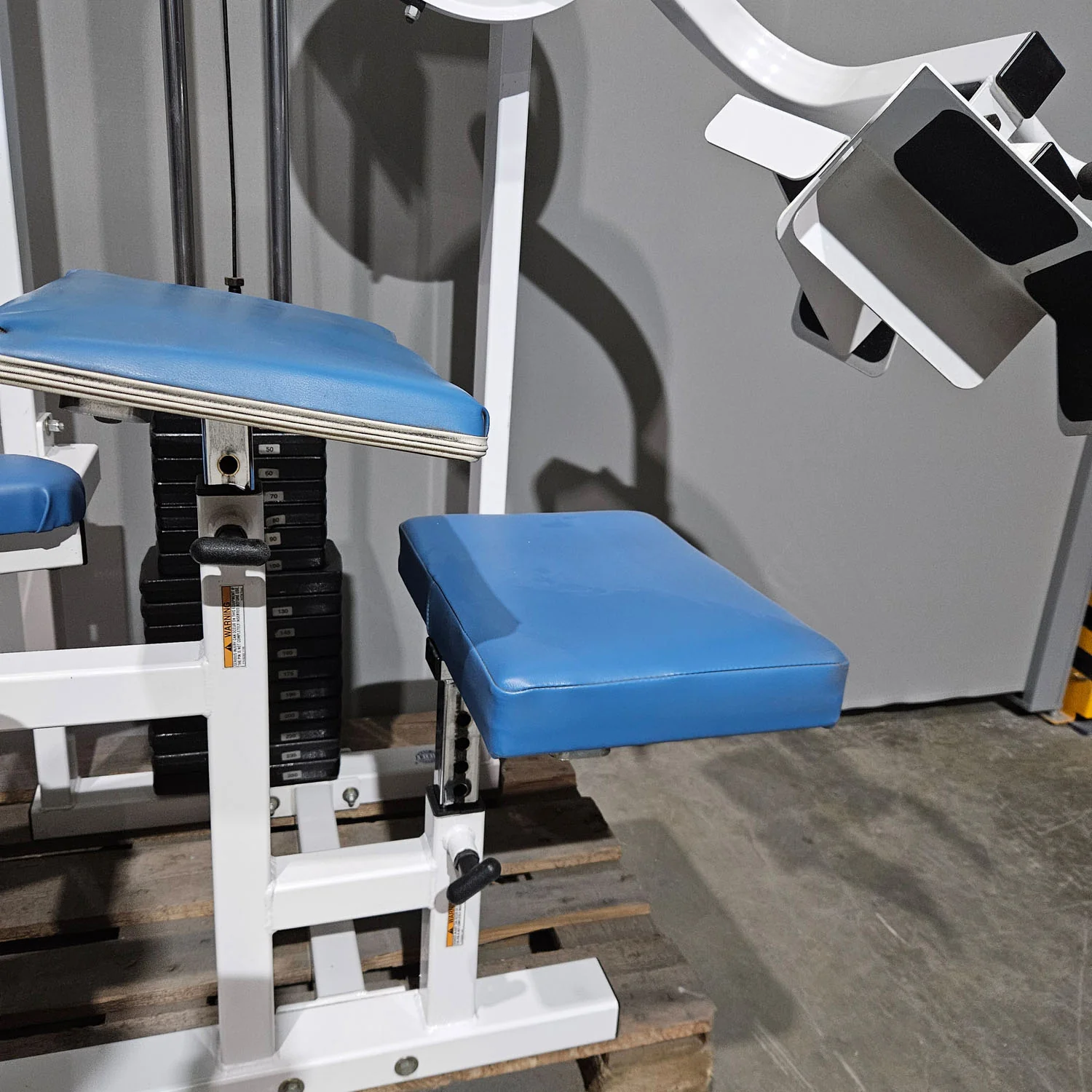 Paramount Glute Model 1300 - Gluteusmaschine Kick, Glute Radial Pomaschine, Made in USA, Farbe Weiß, gebraucht - geprüfter Zustand - Image 8