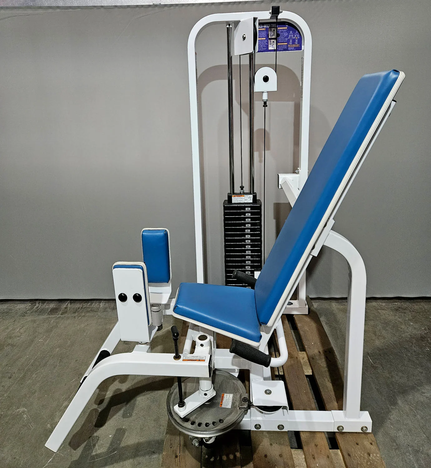 Paramount Inner-Outer Thigh Model 1400 - Abduktoren und Adduktoren 2 in 1 Kombimaschine - Hip Abduction and Hip Adduction, Made in USA, gebraucht - geprüfter Zustand - Image 4