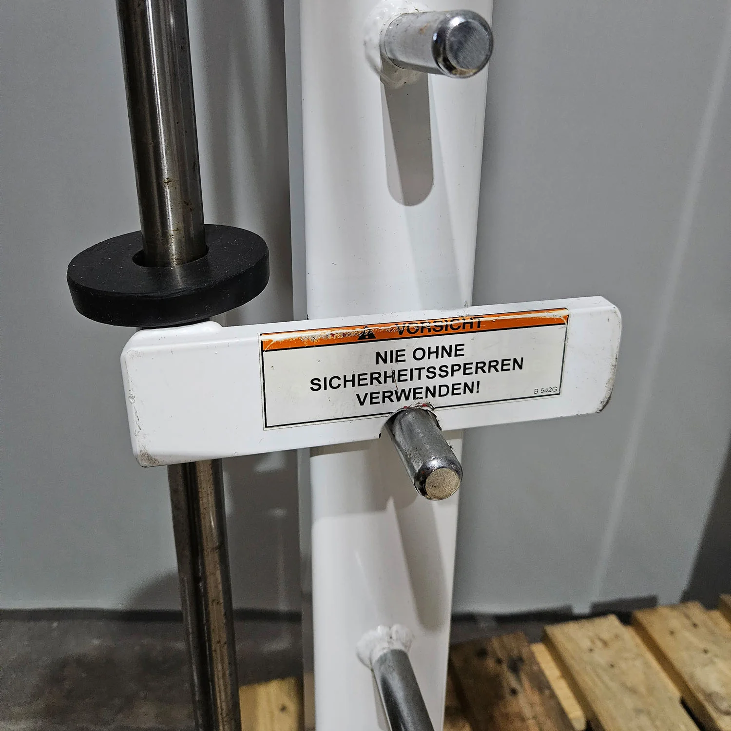 Paramount Multipresse, Smith Machine, Performance Line, Oldschool Bodybuilding Kraftgerät, Rahmenfarbe Weiß, gebraucht - geprüfter Zustand - Image 7