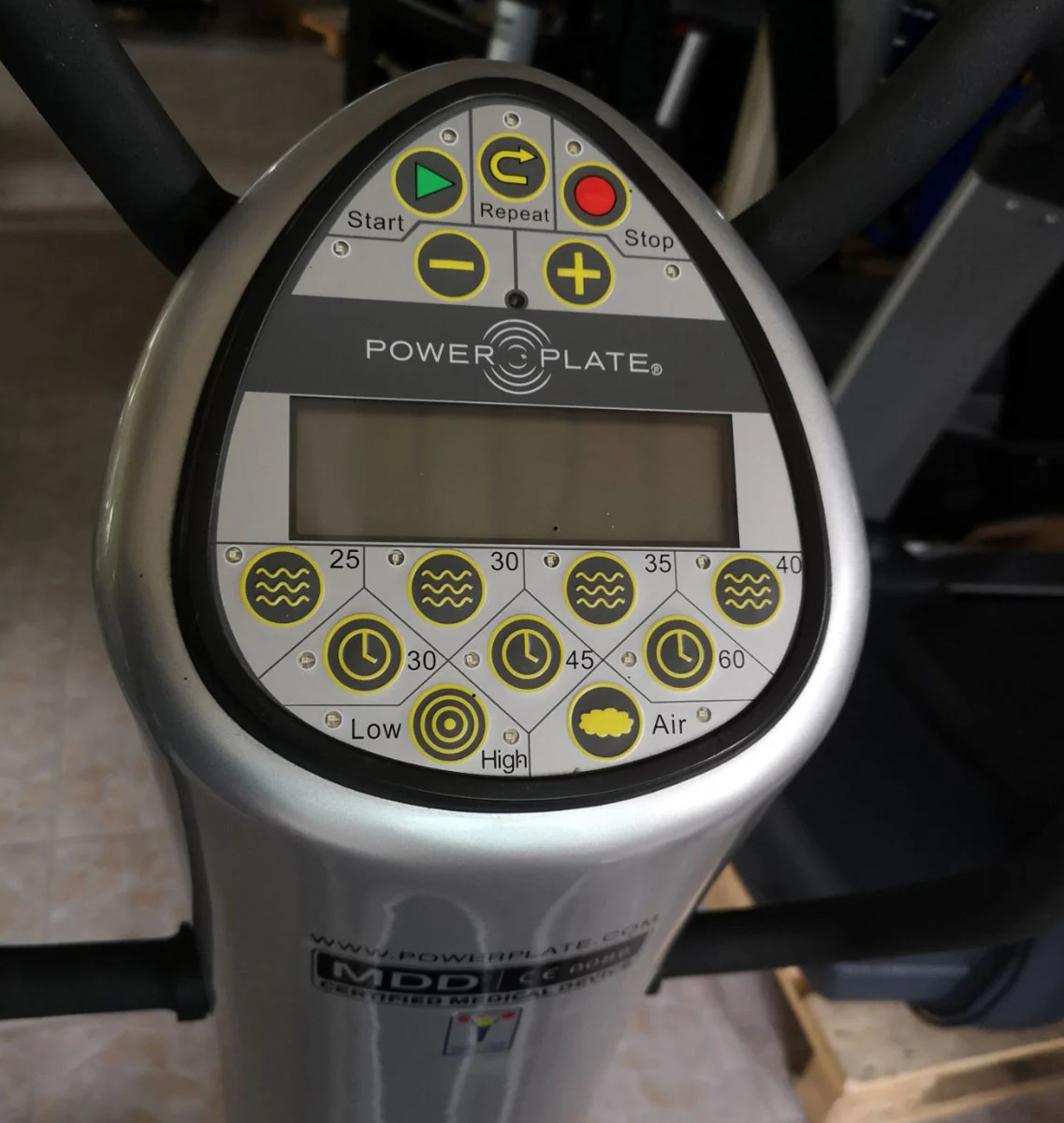Power Plate Pro6 Vibrationsplatte, gebraucht - überholter Zustand - Image 3