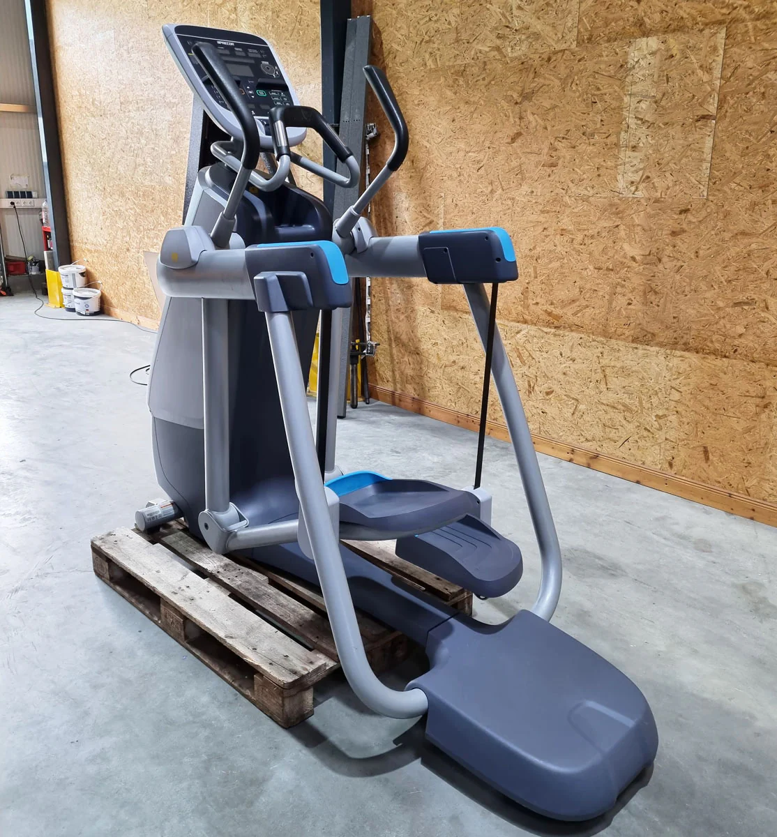 Precor 6 Cardioeräte im Set, nur 3 Jahre alt, neue Modelle, Laufband, AMT, Crosstrainer EFX, Ergometer, Recumbent etc, gebraucht - überholter Zustand - Image 3