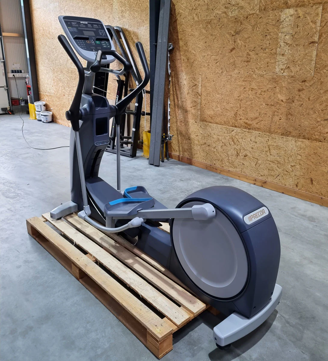 Precor 6 Cardioeräte im Set, nur 3 Jahre alt, neue Modelle, Laufband, AMT, Crosstrainer EFX, Ergometer, Recumbent etc, gebraucht - überholter Zustand - Image 4