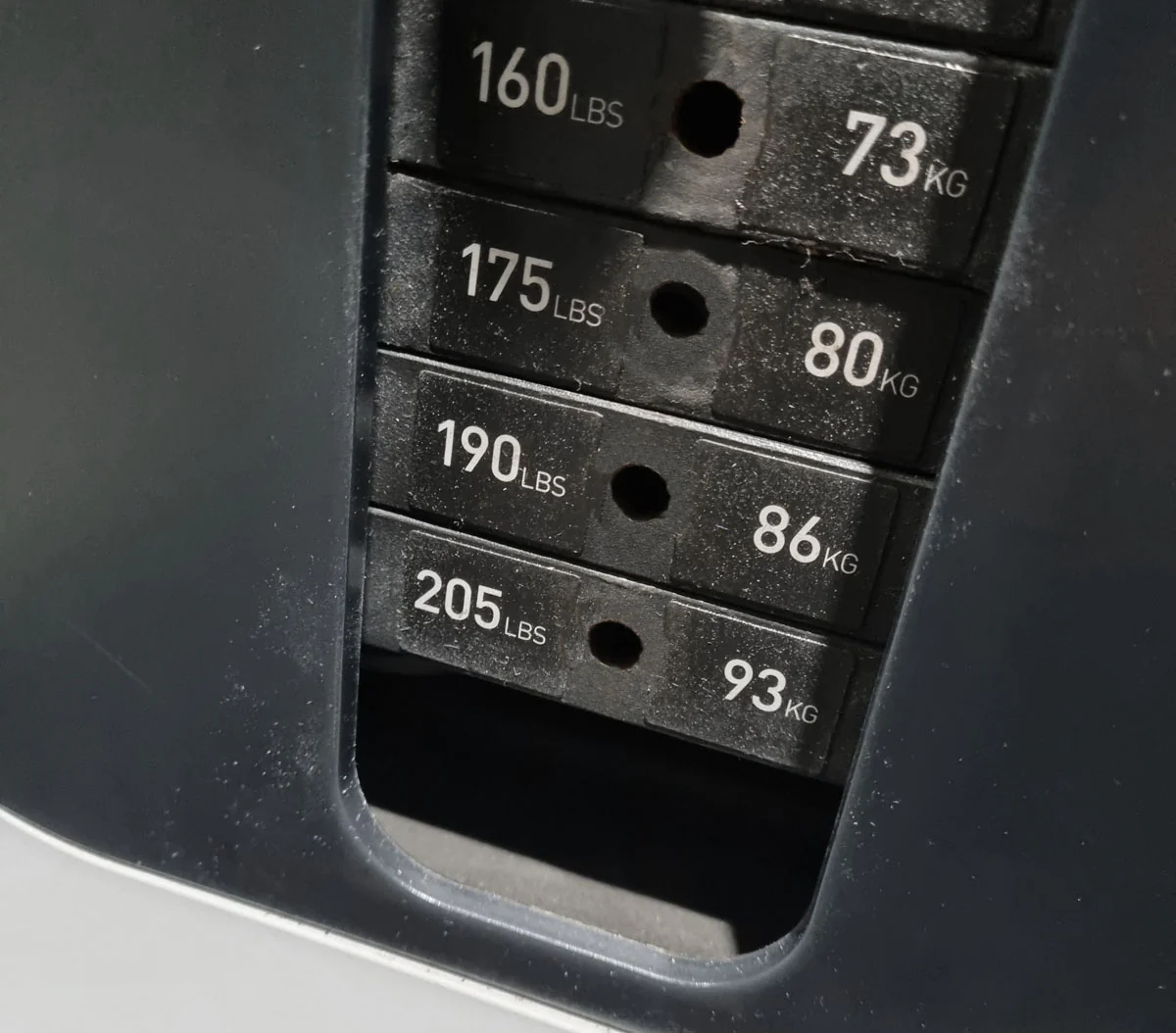 Precor Adduktoren und Abduktoren Kraftgeräte mit Steckgewichten im Set als Paar, Rahmenfarbe Schwarz, Polsterfarbe Grau, gebraucht - überholter Zustand - Image 16