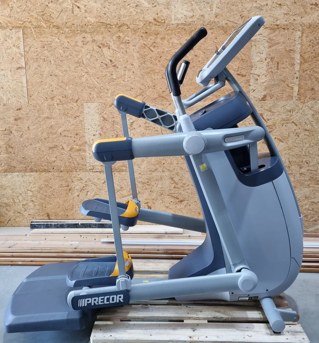 Precor AMT 100i - Fixed Stride, P30 Konsole - Crosstrainer, Stepper, Ellipsentrainer 3 in 1, gebraucht - überholter Zustand - Image 5