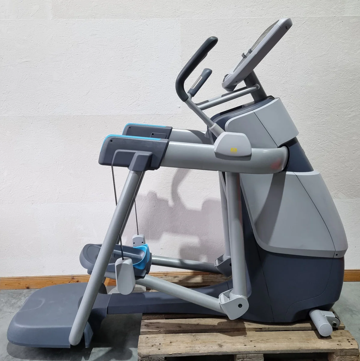 Precor AMT 835 Open Stride, Neues Modell, P30 Konsole LED - Crosstrainer, Stepper, Ellipsentrainer 3 in 1 - gebraucht - überholter Zustand - Image 2