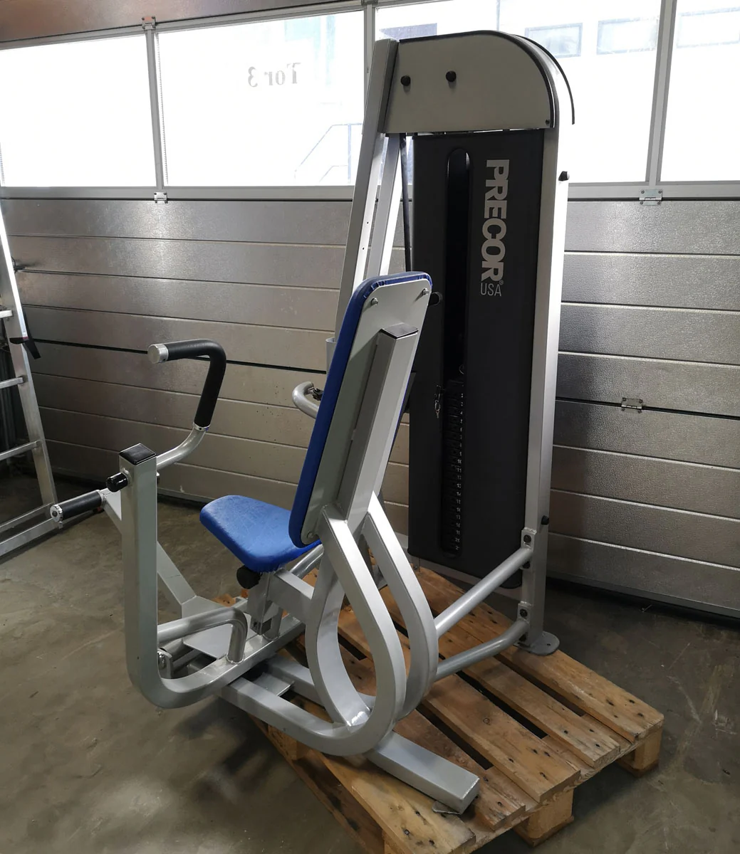 Precor Bankdrückmaschine mit Einstiegshilfe, Brustpresse, 105kg Gewichtsblock, Rahmenfarbe Silber, gebraucht - überholter Zustand - Image 2