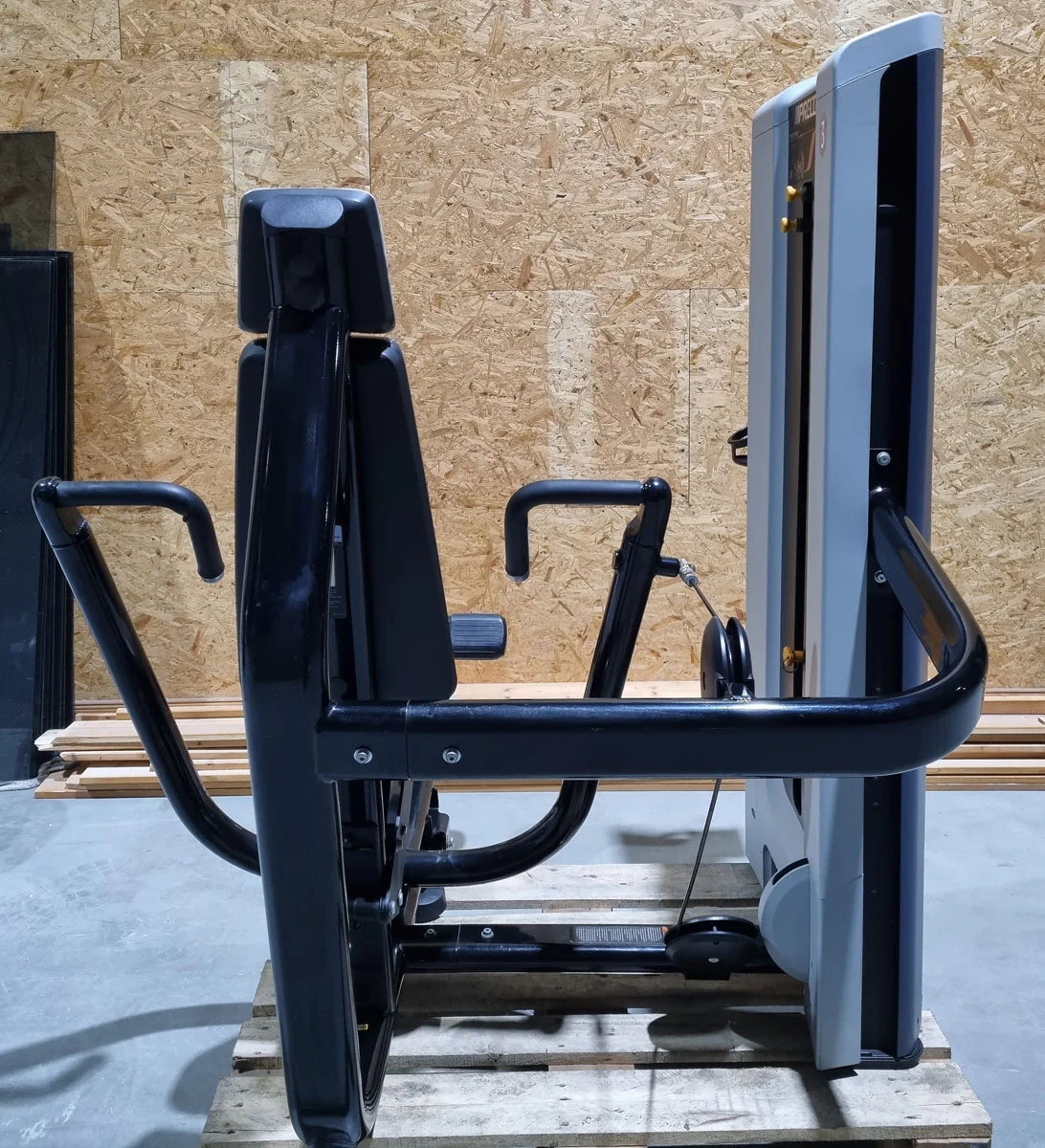 Precor Bankdrückmaschine mit Einstiegshilfe, Brustpresse, Chestpress, Rahmenfarbe Schwarz, Polsterfarbe Grau, gebraucht - überholter Zustand - Image 4