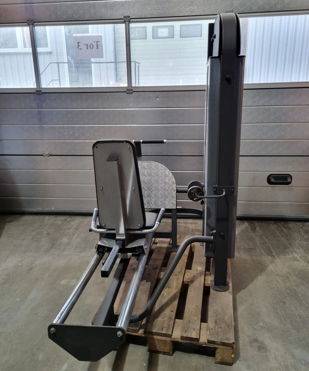Precor Beinpresse Seated Legpress, Kompaktes Design, Rahmenfarbe Schwarz, Polsterfarbe Schwarz, gebrauchter - überholter Zustand - Image 3